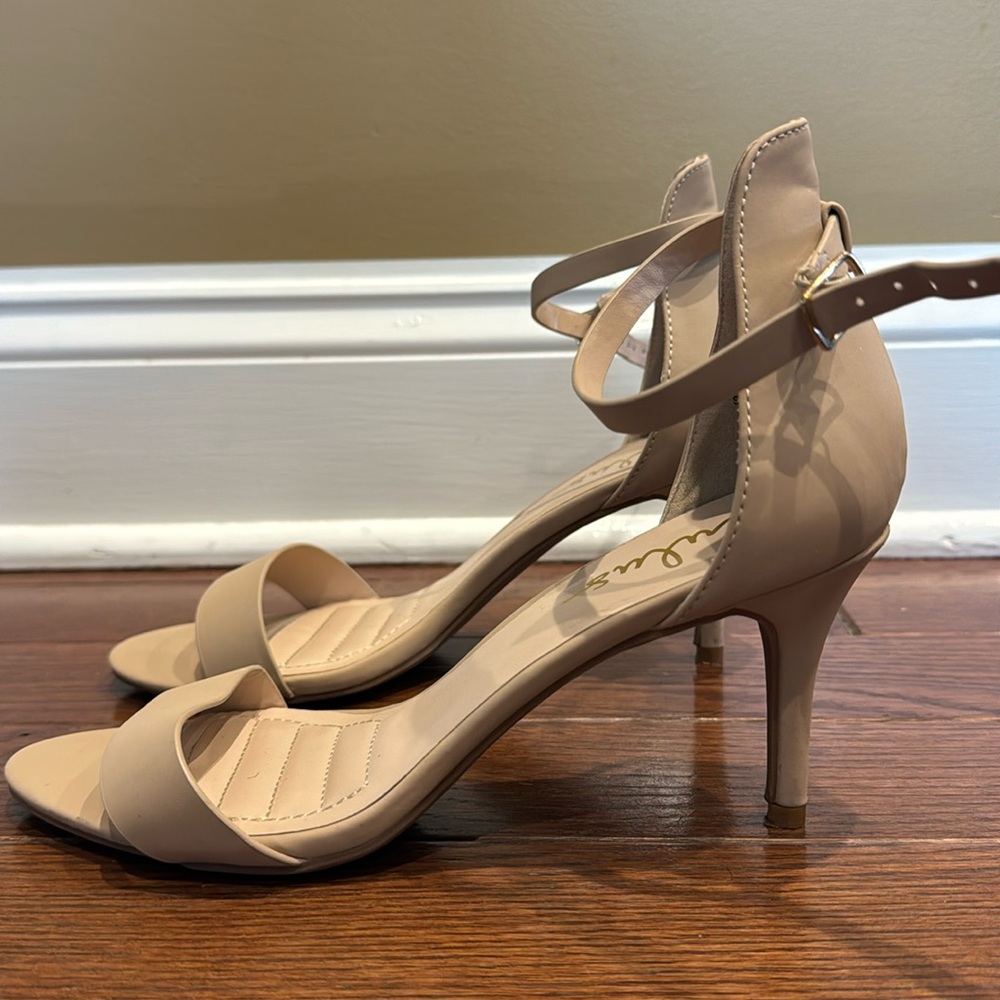 Women’s 8.5 nude heels